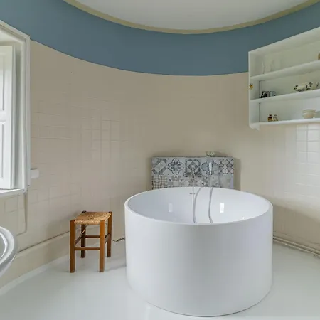 Chateau De Vaulx * Sainte-Agathe